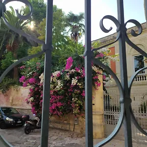 https://vico-sferracavalli.lecce-hotels.com